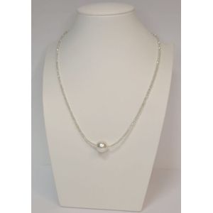 Parels – bergkristal – zilver – magneetslot - ketting – uitverkoop Juwelier Verlinden St. Hubert - van €529,= voor €429,=