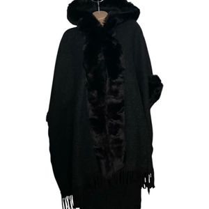 Dames warme Poncho - Capuchon fijn gebreid met Imitatiebont Onesize Zwart