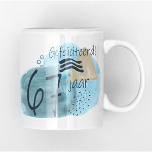 Mok in blauwe tinten 67 jaar verjaardag beker cadeau voor collega, vriend, vriendin, moeder, zus