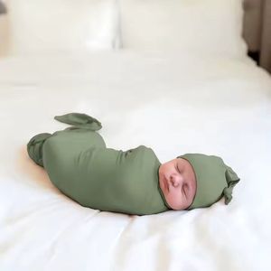 Baby Inbakerdoek + Babymutsje - Olijfgroen - 120x120 cm - Swaddle doek groot