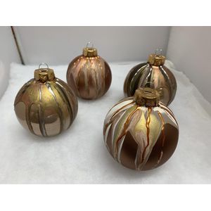 4 hand painted kerstballen kleur bruin/champagne 2
