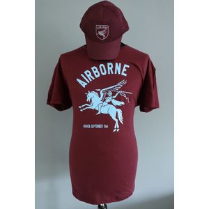 Airborne T-shirt kinderen Pegasus maroon rood met blauwe tekst en logo | Maat 152-164