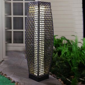 Solar Tuinverlichting - Quokware Staande Vierkant - Solar - Rotan Tuinlamp - 69 x 21 cm - Zwart - Staande Lamp Terras - Buitenlamp Zonne Energie Balkon & Tuin - Tuinverlichting op Zonnenergie - Lantaarn voor Buiten Verlichting - Tuinlampen - Rattan