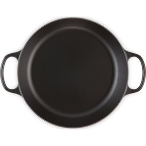 Le Creuset Braadpan Signature - Campagnard - Mat Zwart - Ø 30 cm / 3.5 liter - Geëmailleerd Gietijzer - Geschikt voor Alle Warmtebronnen, inclusief Inductie - Vaatwasserbestendig - Levenslange Garantie