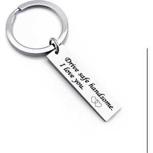 Drive Safe Sleutelhanger Cadeau|Gift |Love | Drive safe I need you here with me | Zilverkleurig | | Happy /Autorijden | Liefde |Sleutelbos | Cadeau |Kado|Geschenk |Gift | Verjaardag | Feestdag | Verassing | Valentijn | Veiligheid| Rijbewijs||Liefde