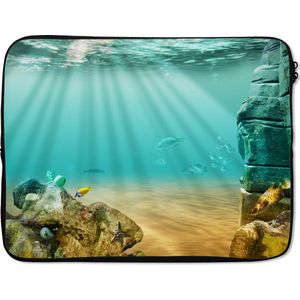 Laptophoes 15.6 inch - Zee - Vissen - Water - Laptop sleeve - Binnenmaat 39,5x29,5 cm - Zwarte achterkant