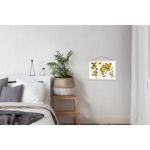 Posterhanger incl. Poster 60x40 cm - Schoolplaat - Wereldkaart - Geel - Dieren - Textielposter - Blanke latten