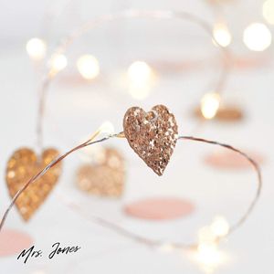 Mrs. Jones Goud Glitter Liefde Hart String Fairy Lichts - 20 Warm Wit Micro LEDs - Batterij Operated Timer - Indoor Gebruik - 1.9 m .