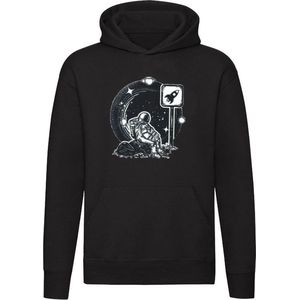 Astronaut zit in de ruimte Hoodie - planeet - sterren - space - maan - heelal - unisex - trui - sweater - capuchon