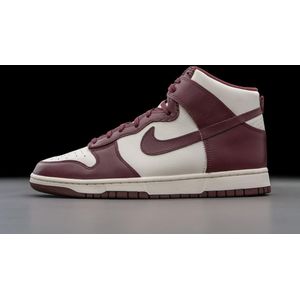 Nike Dunk High 'Burgundy Crush' (W) - maat EU40.5 - DD1869-601 - bordeaux rood - sneakers hoog