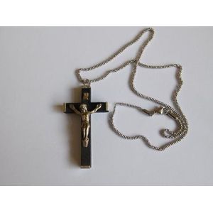 Ketting met hanger Benedictus kruisje zwart 7cm