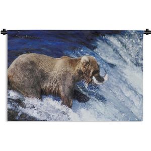 Wandkleed Roofdieren - Jagende beer in een vijver Wandkleed katoen 60x40 cm - Wandtapijt met foto
