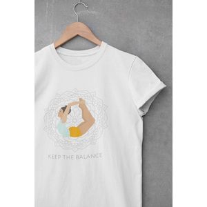 Shirt - Keep the balance - Wurban Wear | Grappig shirt | Leuk cadeau | Unisex tshirt | Yoga | Yoga nidra | Yoga kleding | Yoga shirt | Yogamat | Wit