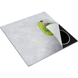 Chefcare Inductie Beschermer Twee Courgettes op Grijze Marmer - Groente - 78x78 cm - Afdekplaat Inductie - Kookplaat Beschermer - Inductie Mat