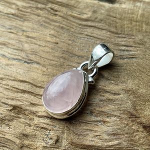 Zilveren hanger met Rozenkwarts - 100% Sterling Silver 925 - roze edelsteen - geboortesteen oktober - duurzaam geschenkzakje - cadeau moederdag - cadeau vrouw