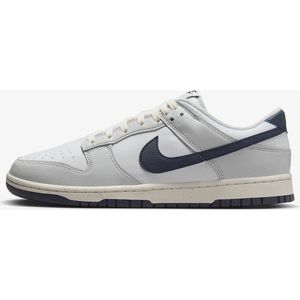 Nike Dunk Low NN - Sneakers - Mannen - Maat 43 - Photon Dust/Wit/Phantom/Obsidian