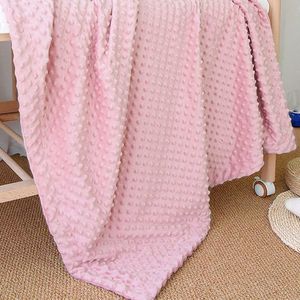 Gezellige zachte fleece deken met warme Sherpa achterkant voor baby's en peuters, voor ledikantjes en kinderwagens, 75x100cm, roze stippen.