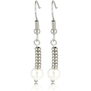 *My Bendel - Leuke zilveren oorbel met echte Freshwater Pearl - Schattige zilveren oorbel met 6mm grote Freshwater Pearl - Met luxe cadeauverpakking