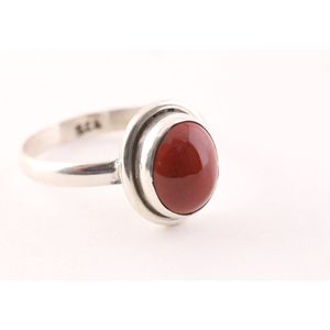 Fijne zilveren ring met rode jaspis - maat 18.5