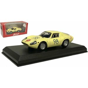 De 1:43 Diecast Modelcar van de Fiat Abarth OT1300 #98 van de Targa Florio van 1967. De rijders waren Garufi en Ferlito. De fabrikant van het schaalmodel is Best Model. Dit model is alleen online verkrijgbaar