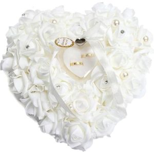 Hartvormige romantische ring kussen 15 x 13cm. wit - Trouwring