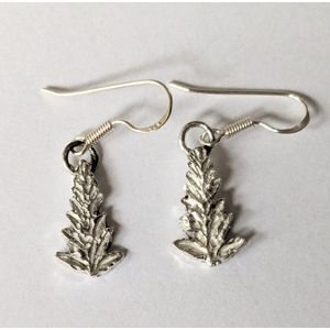 M-apART-zilveren-handgemaakte-oorbellen-kerstboompje