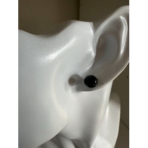 Zwarte oorknopjes 0.8 cm | Moederdag | Verjaardagscadeau| Cadeautje| Valentijnsdag| Kado | sieraden | vaderdag | oorbellen | oorsieraden