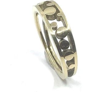 Ring van 2 bandjes 14 karaat geel goud, onderling verbonden met 14 karaat geel gouden stippen die als een puzzel in elkaar grijpen.