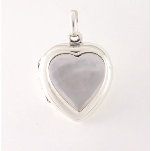 Fijn hartvormig zilveren medaillon met parelmoer