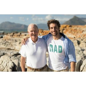 Shirt - Fishing dad - Wurban Wear | Grappig shirt | Leuk cadeau | Unisex tshirt | Vissen | Grappig shirt voor vissers | Vis shirt | Visspullen | Kunstaas | Wit & Zwart