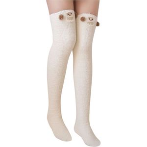 1 paar warme overknee sokken Beertje - wit - maat 36-40 - grappige damessokken - meisjessokken - fleece - lange huissokken