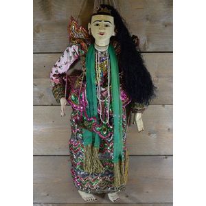 Grote Oosterse Marionet - met bladgoud en kraaltjes - afkomstig uit Myanmar Burma - hand gemaakt - Lengte zonder touwtjes 71 cm - Oosterse pop