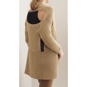 YELIZ YAKAR - Luxe hand gebreid dames vest “Clete”met een uitgesneden detail op de rug- beige kleur - katoen - maat 36-38 - ambachtelijk handgemaakt breiwerk-designer kleding