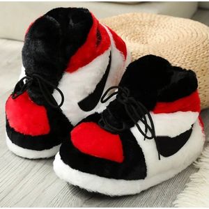 Sneaker Sloffen Rood met Zwarte details - Sloffen - Sneaker Pantoffels - Comfortabel - Maat 36-44 One Size - Unisex - Winter - Cadeautip