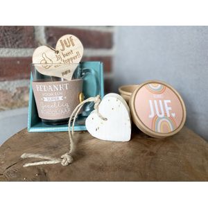 Cadeaupakket Juf zeep in doosje + theeglas bedankt inclusief een houten hartje / afscheid / einde schooljaar - cadeau juf / meester / cadeau