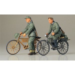 1:35 Tamiya 35240 Diorama-Set Soldier with Bicycle Plastic Modelbouwpakket