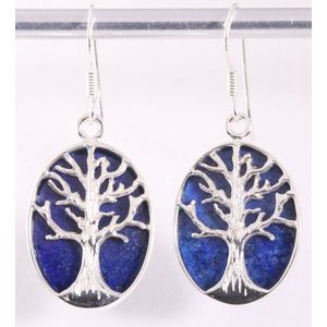 Ovale zilveren oorbellen met levensboom op lapis lazuli