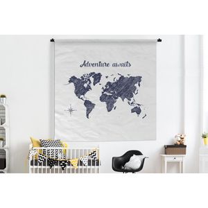 Wandkleed - Wanddoek - Wereldkaart - Quote - Blauw - 180x180 cm - Wandtapijt