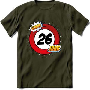 26 Jaar Hoera Verkeersbord T-Shirt | Grappig Verjaardag Cadeau | Dames - Heren | - Leger Groen - XXL