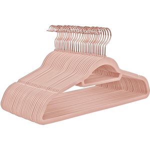 SONGMICS fluwelen kleerhanger, 30 stuks, anti-slip, jashanger, draaibare haak in roségoud, dikte 0,6 cm, ruimtebesparend, 45 cm breed, voor jassen, shirts, rokken, broeken, stropdassen, lichtroze CRF21PK30