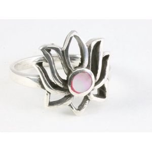 Opengewerkte zilveren lotus bloem ring met roze parelmoer - maat 18