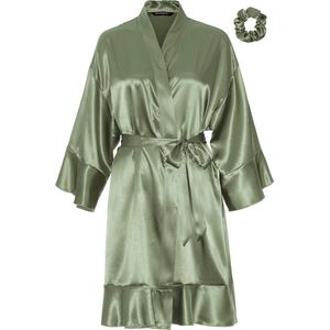 Satijnen kimono ruffle groen – kort model dames kimono – satijnen ochtendjas – satijnen kamerjas – negligé – onesize (36-42) – 100% satijn polyester – Satin Luxury – trendy kimono badjas – satijnen damesbadjas met ruffles  – GRATIS haar crunchie