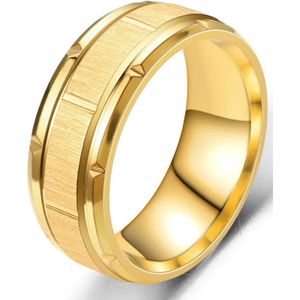 Heren Ring Goud kleurig met Luxe Versiering - Staal - Ringen - Cadeau voor Man - Mannen Cadeautjes