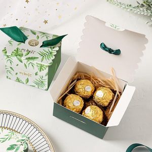 Snoepdoos van papier, 50 stuks geschenkdozen met lint, groene doosjes voor bruiloft, kleine geschenkdozen voor Kerstmis, Thanksgiving, bruiloft, feesten, verjaardag, 6,5 x 6,5 x 4,5 cm