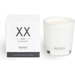 Notes candle XX - Dennengeur & kaneel - sojakaars - maat M Wit