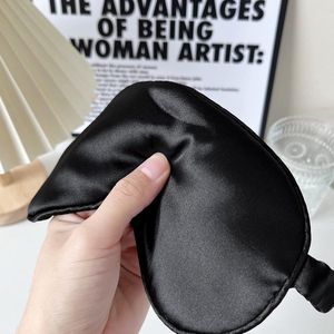 Slaapmasker Perfect Light Blockout Comfort Zacht Oogmasker voor Vrouwen Mannen - 100% Zijden Oogmasker - Slaapoogmasker met 2 paar Oordopjes en zakje voor reizen - Zwart