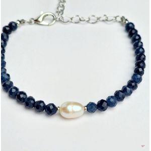 Saffieren armband met Zoetwater parel - blauwe saffier - Premium Stainless Steel - Handgemaakt - Cadeautje voor haar - Dames armband - zilveren armband