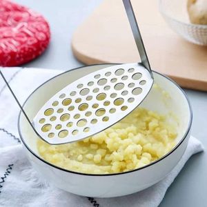 Aardappelstamper, aardappelstamper, groentestamper, aardappelpers, handmatige aardappelpers, aardappelpers voor groenten, fruit en aardappelpap, de stamper is vaatwasmachinebestendig