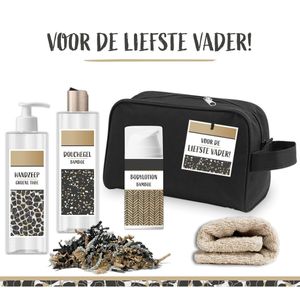 Geschenkset ""Voor de liefste Vader"" - 5 Producten - 700 Gram | Cadeau voor hem - Wellness pakket - Toilettas - Pakket Man - Vaderdag - Verjaardag - Giftset - Papa - Douchegel bamboe - Deodorant - Handzeep