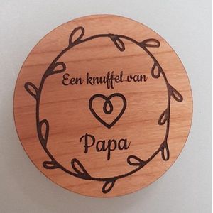 Pocket hug - een knuffel van papa - hout - rondom